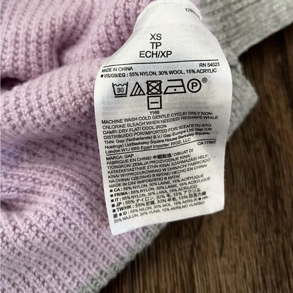 GAP Women’s Size XS Sweater, Colorblock Gray and Purple - Picture 4 of 7